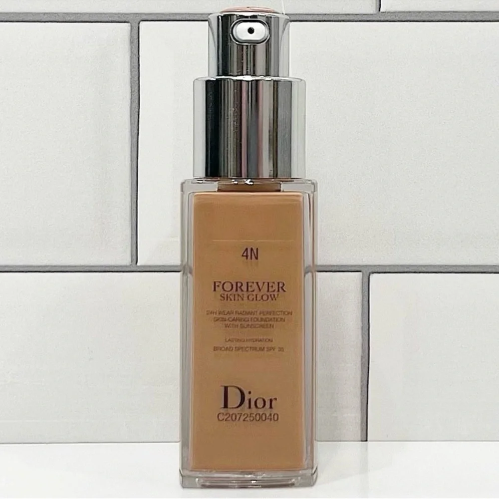 Dior 4N Neutral Medium Forever Skin Glow Foundation .67oz